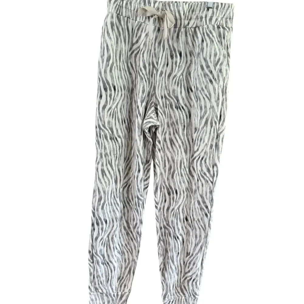 Tommy Bahama Zebra Joggers Black and White - Image 9