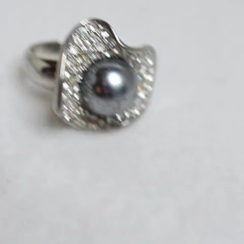 NWOT Classy Sassy Cocktail Dinner Party Y2K Statement Rhinestone Size 9 Ring - Image 3