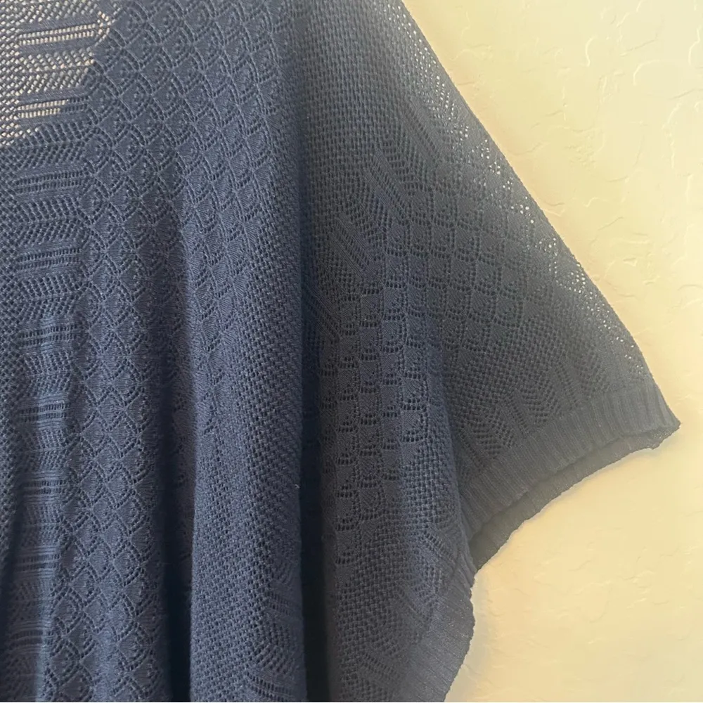 Soft Surroundings navy knit pointelle poncho coverup size small/medium - Image 13