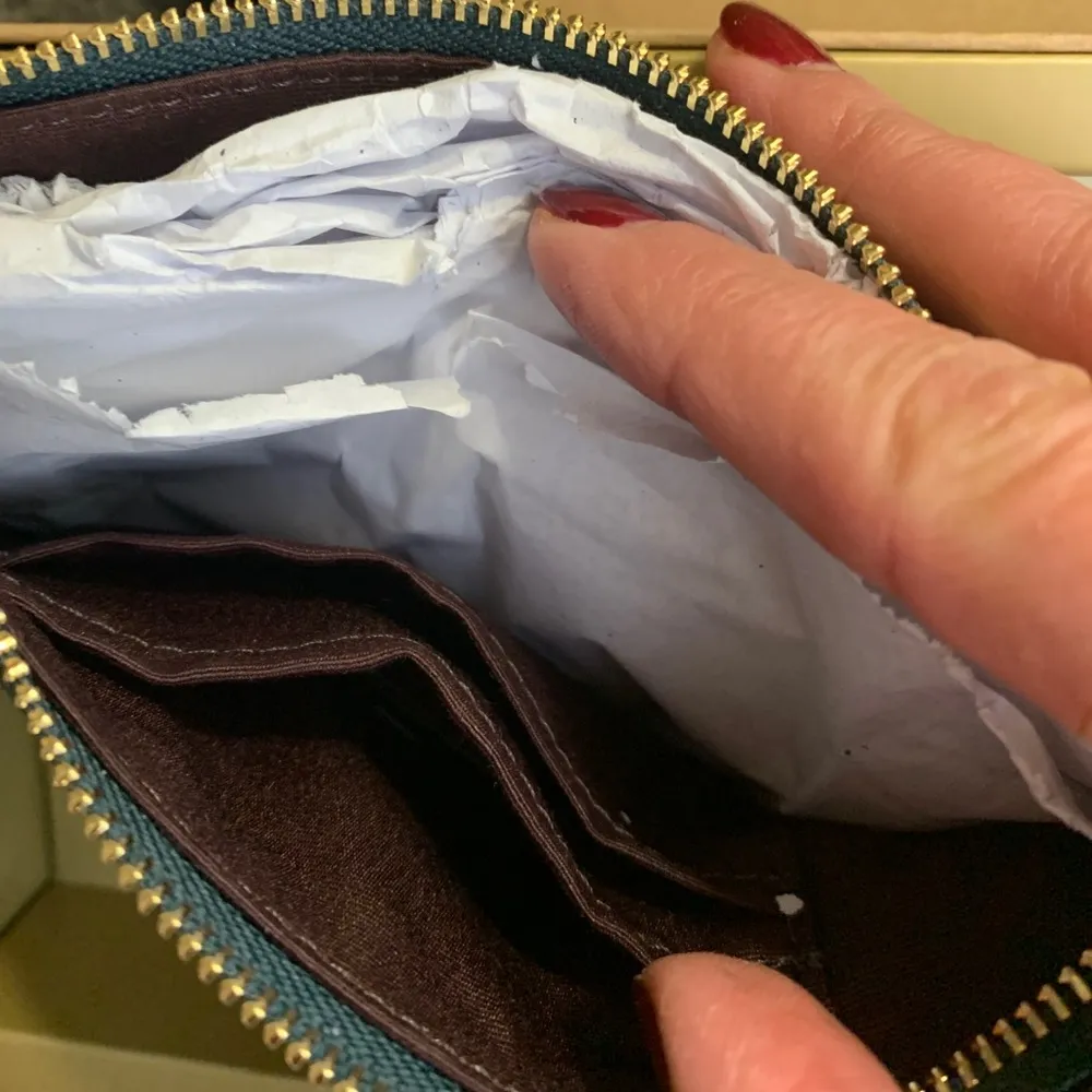 Authentic COACH Leather zip wristlet & 2 charms set - Image 3