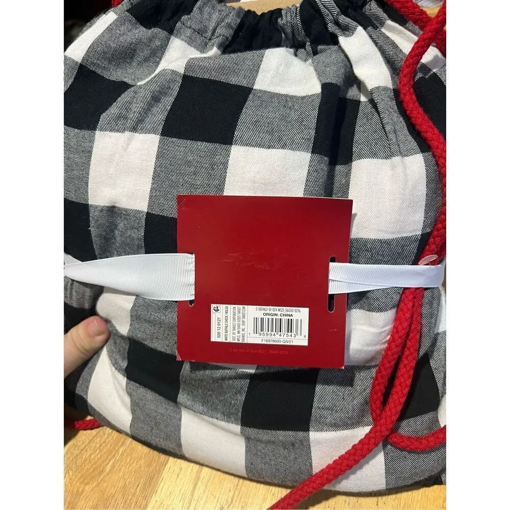 Wondershop At Target Woman’s Pajama Set Plush Sweatshirt, Flannel Shorts & Bag S Size XL - Image 4