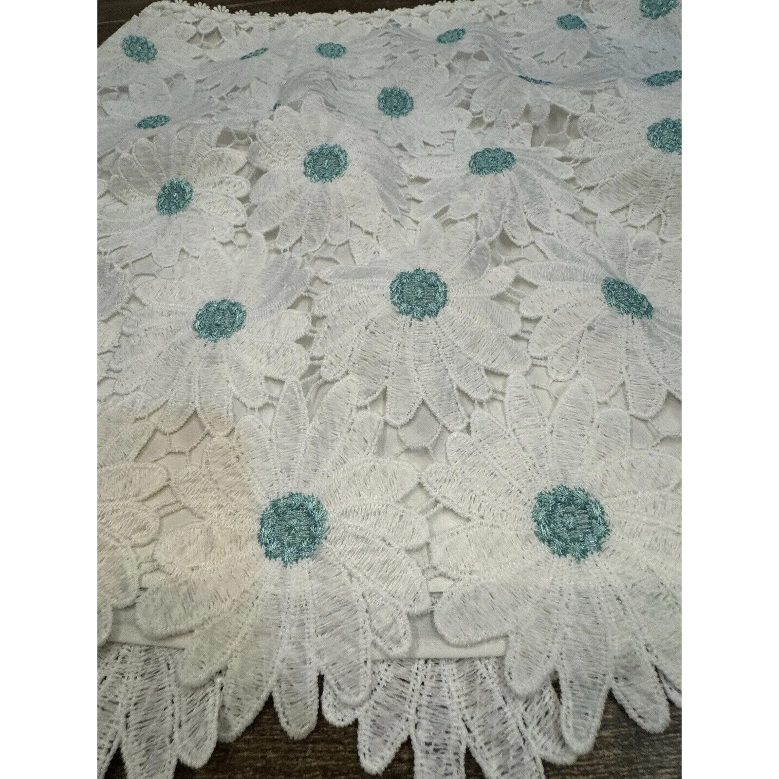 Saylor Yenela Mini‎ Skirt in White Daisies Size Large Embroidered Lace - Image 4