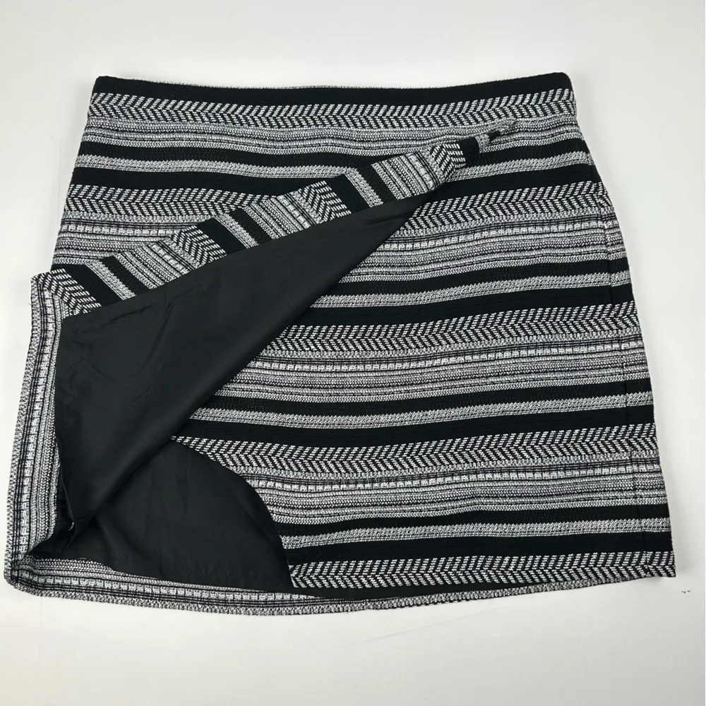 J.Crew Women's Black & White Striped Knit Pencil Skirt Size 8 - Image 2