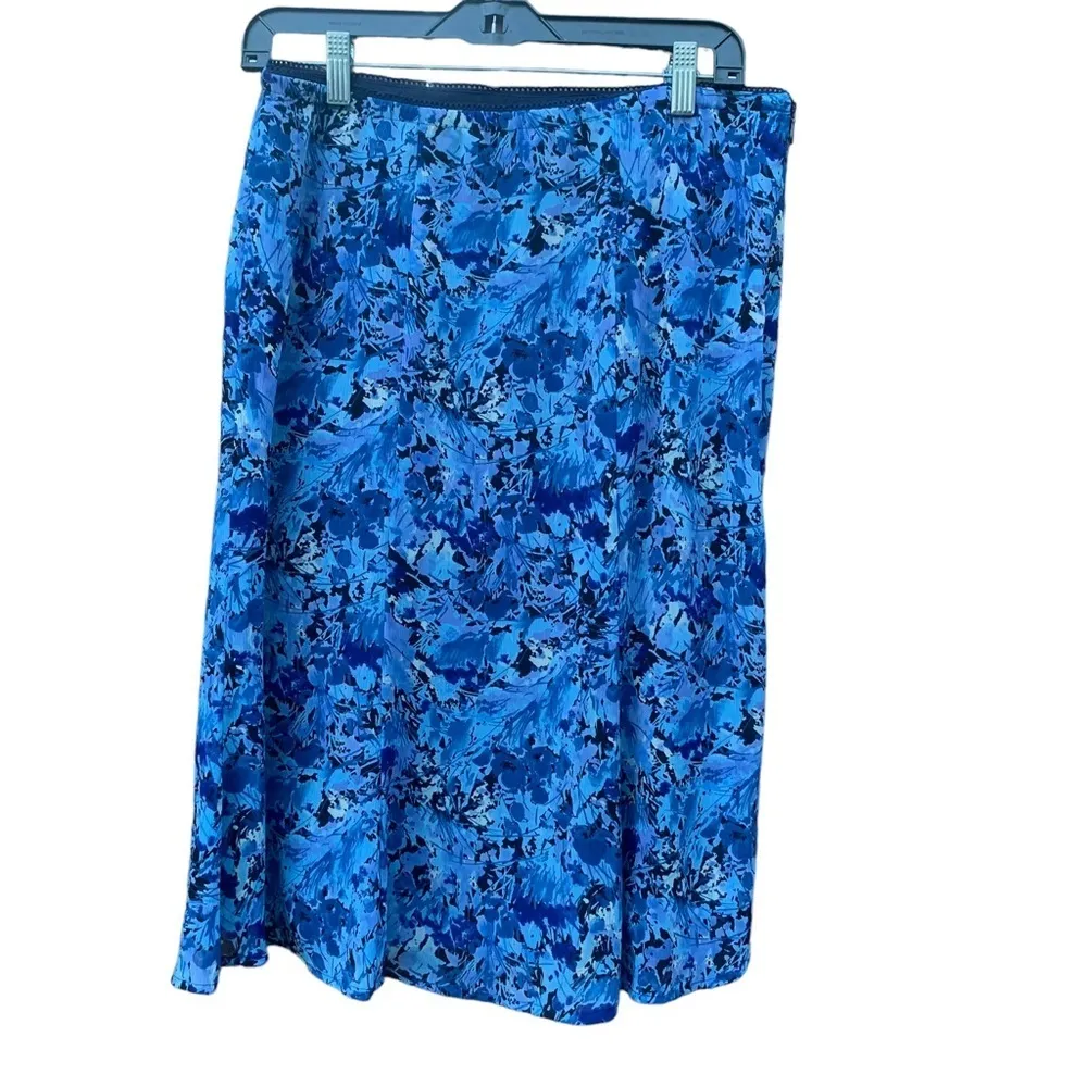 NOTATIONS women's blue floral skirt size medium - Image 2