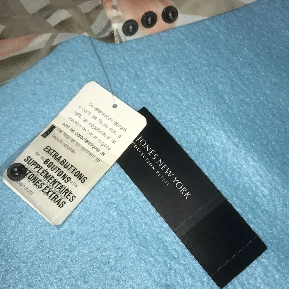 JONES NEW YORK COLLECTION silk semi-sheer long sleeve button up top NEW size 2P - Image 8