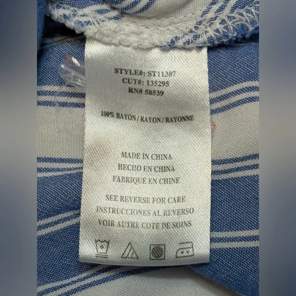 Kut from the Kloth Blue and White Striped Blouse size L - Image 6