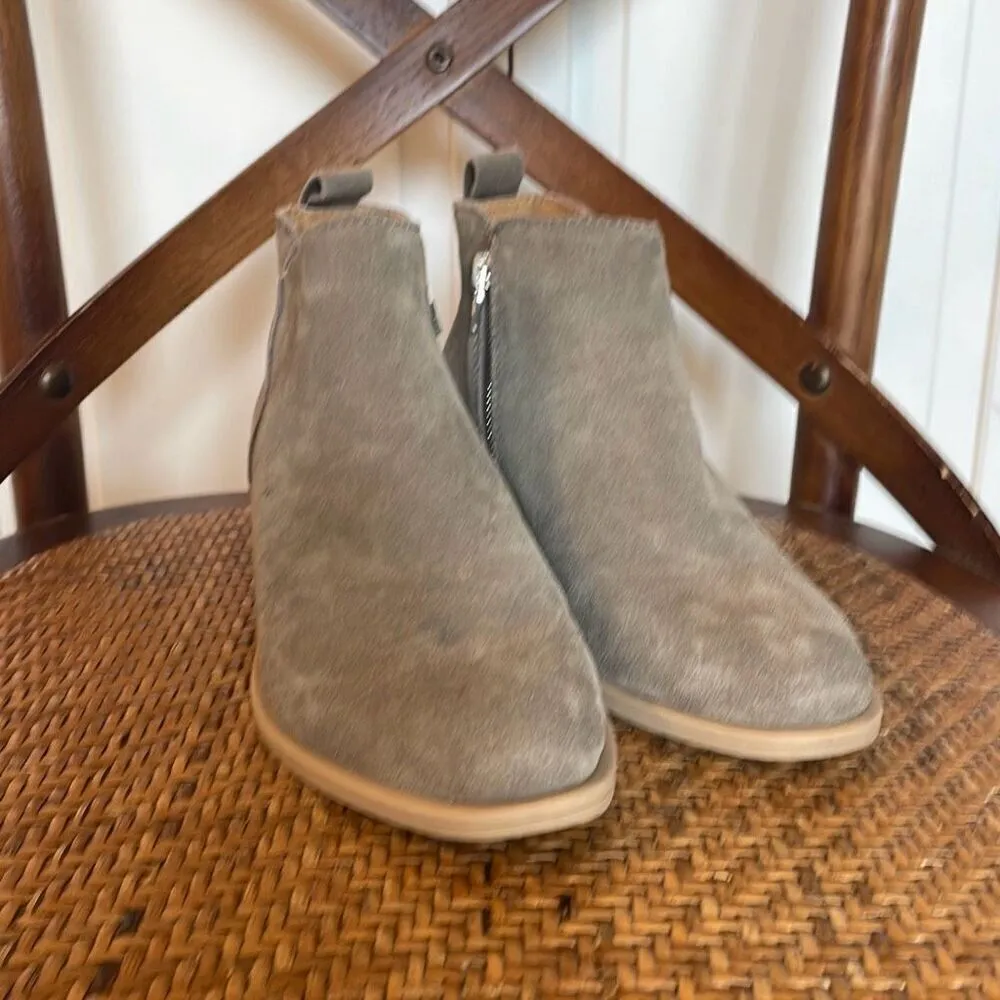 Dolce vita grey suede booties size 6 Gray - Image 3