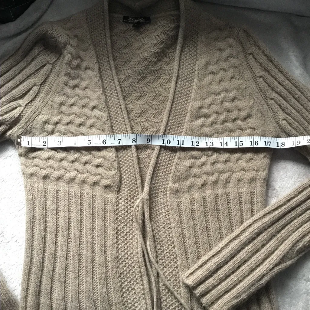 Soft knit Italian made sweater ⛅️🌥☀️ Tan Size M - Image 12