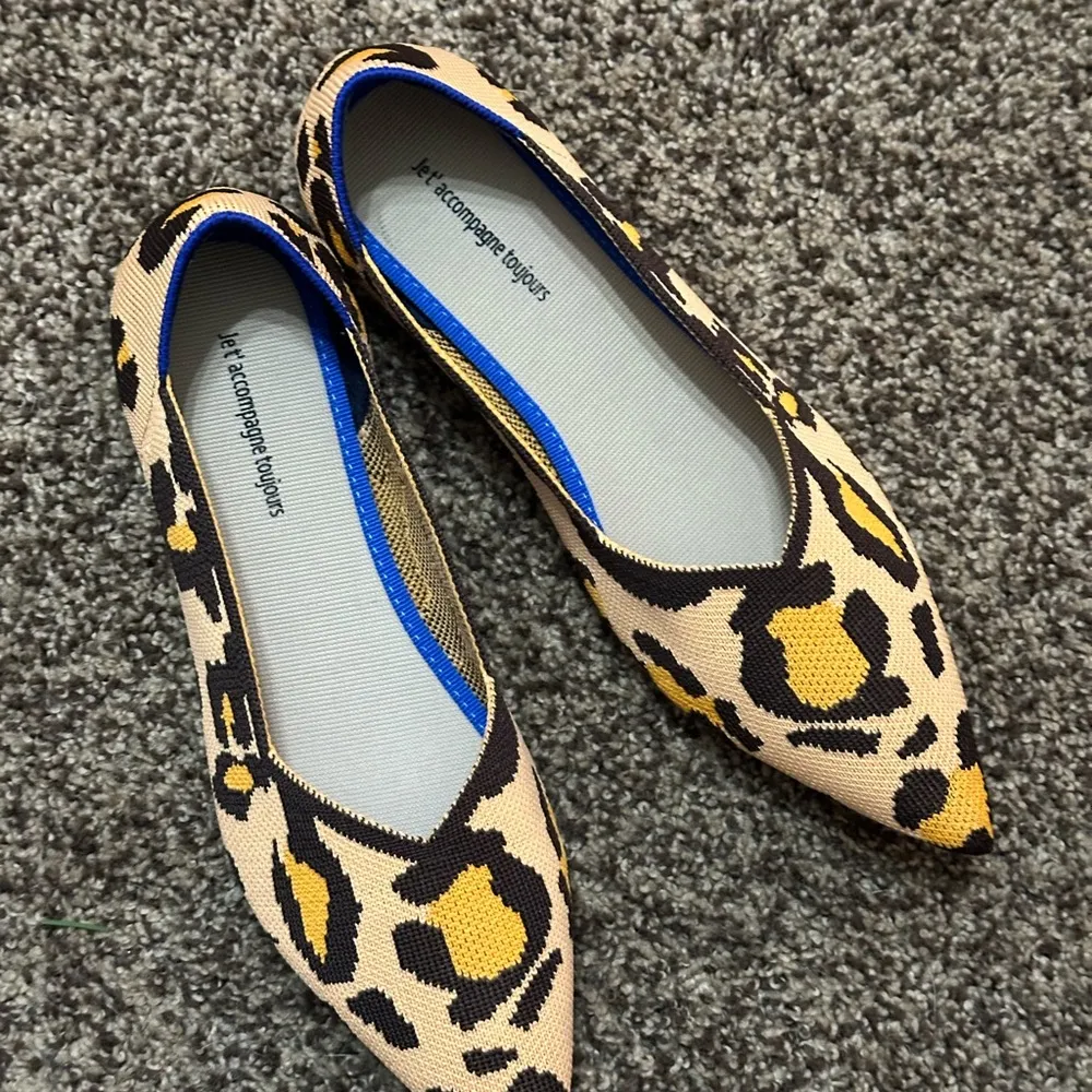 Jet' accompagne toujours Leopard Knit Women’s Sz 38 Flat Shoes Point Toe Sz 7.5 Brown - Image 2