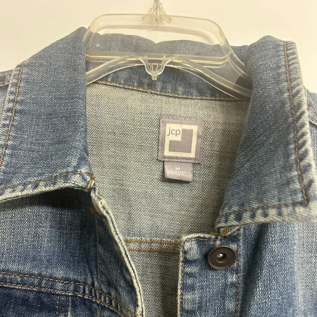 JCP Medium Wash Denim Jean Jacket – Size Medium Blue - Image 3