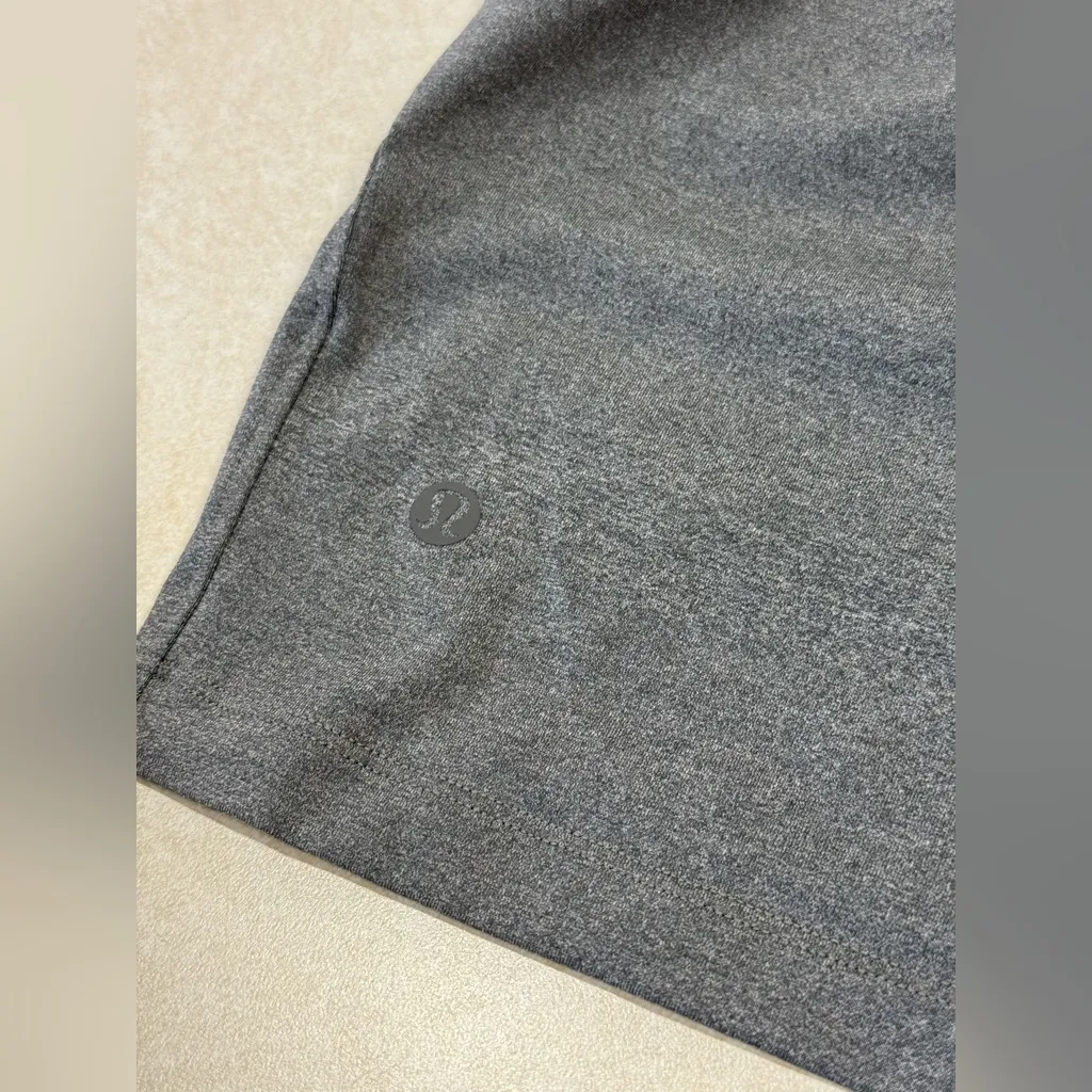 Lululemon On The Fly Shorts 2.5" In Gray Size 6 - Image 7