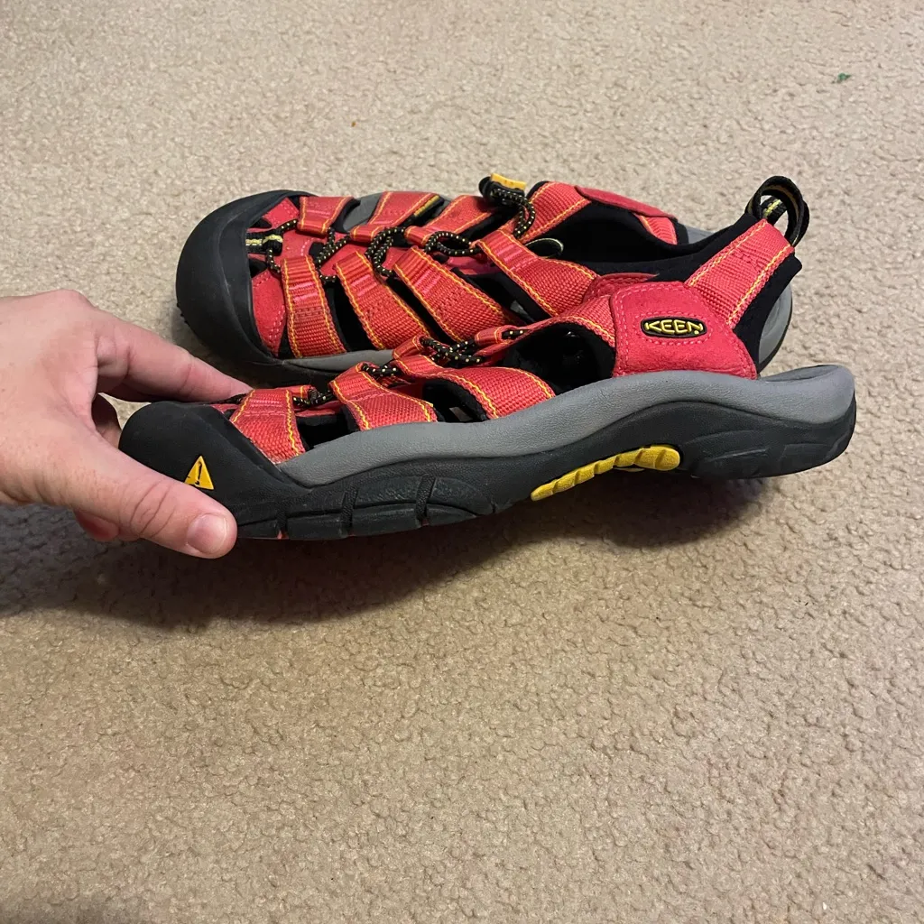 Keen Newport Red and Black Outdoor Sandals Waterproof Hiking Trail Walking 9.5 - Image 5