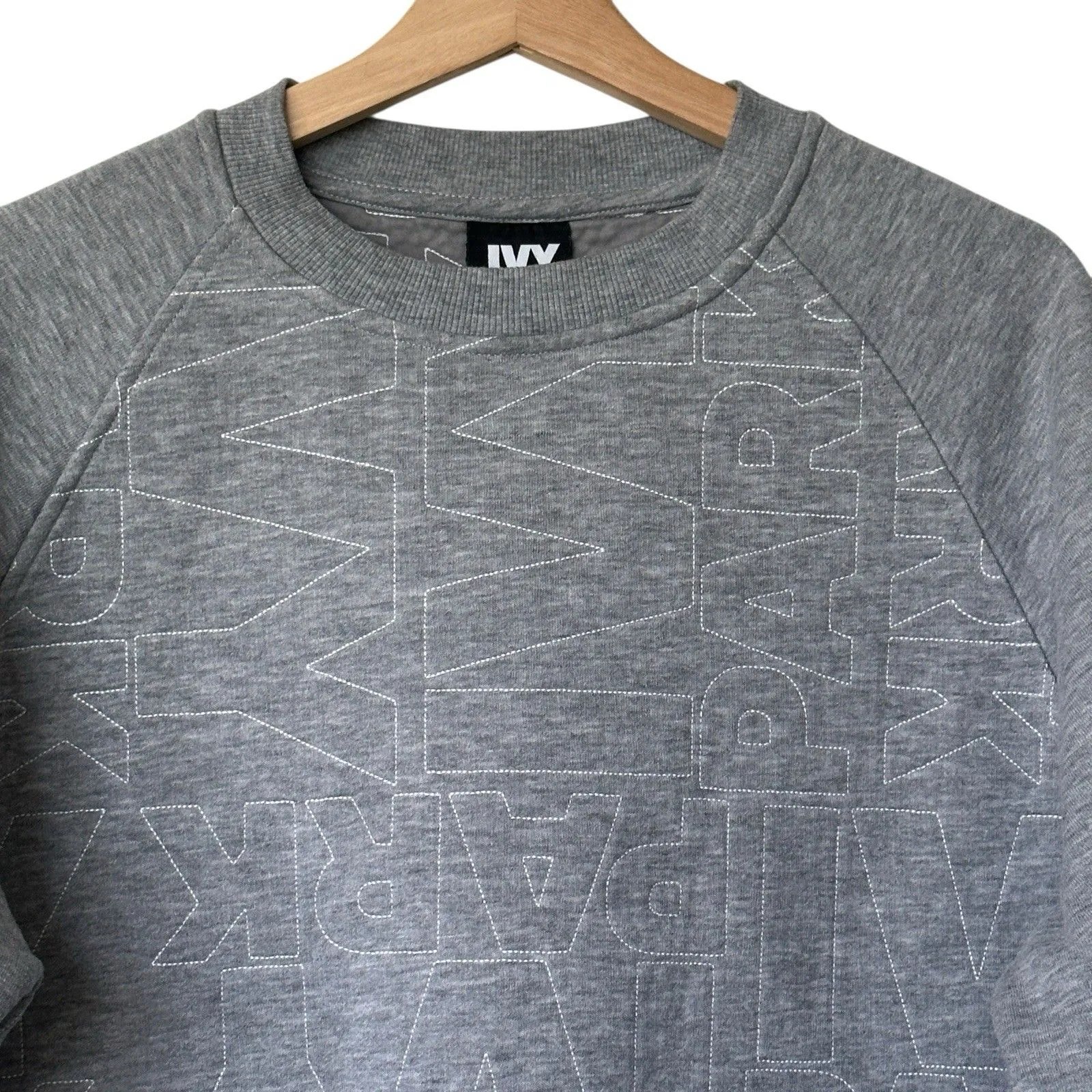 Ivy Park Sweater Womens L Gray Sweatshirt Embroidered Spell Out Athleisure - Image 4