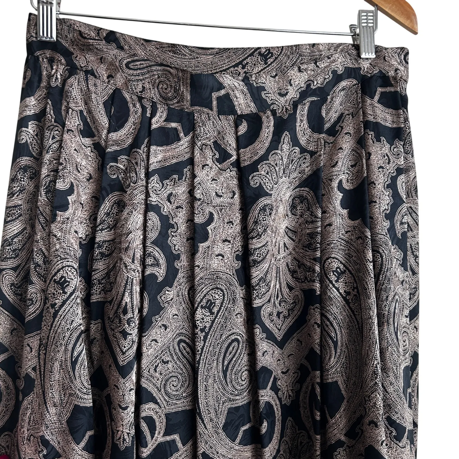 Vintage Women Pleated Silk Maxi Skirt 14 Black Gold Paisley Whimsigoth - Image 2