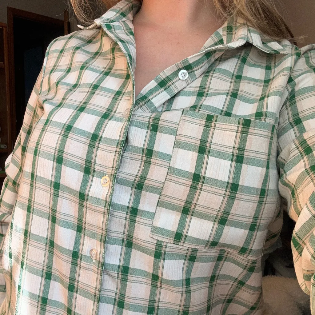 Green and White Nasty Gal Button Up - Image 3