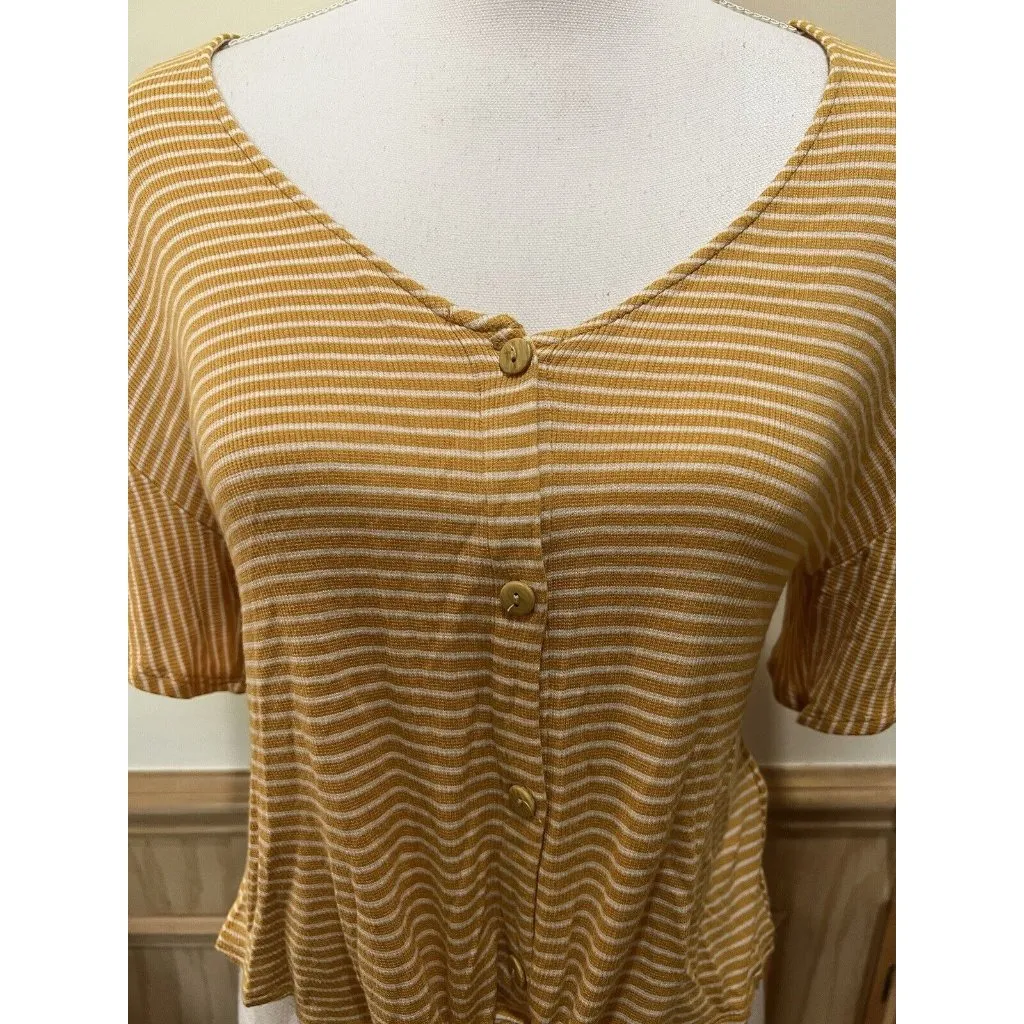 Chance Or Fate ~ Flare Short Sleeve, Front Ties ~ Size Medium ~ Gold Yellow - Image 2