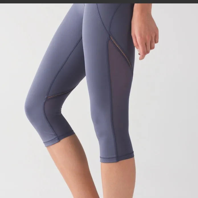 Lululemon  Sculpt It Crop in Greyvy - Image 4
