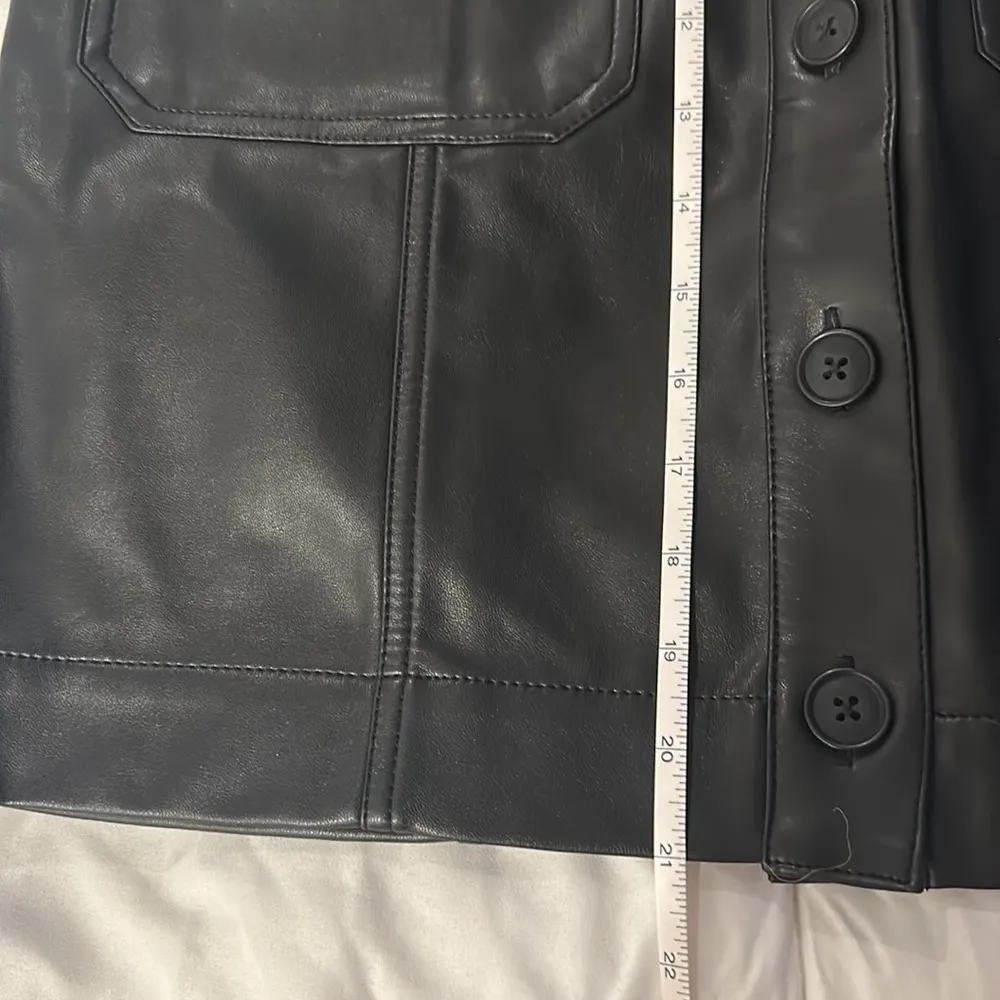 BNWT paperbag faux leather belted skirt. Banana republic size 6 tall - Image 6