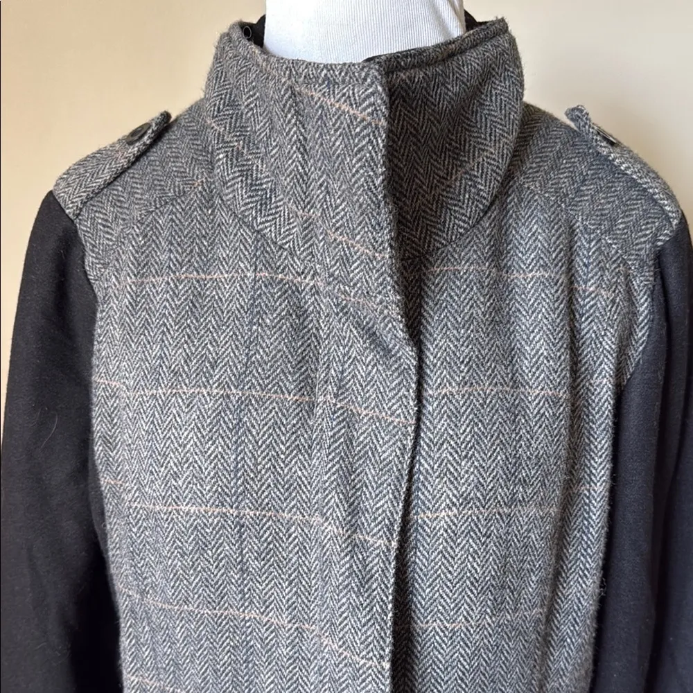 Prana Caprise Insulated Wool Blend Convertible Gray and Black Trench Coat - Image 4