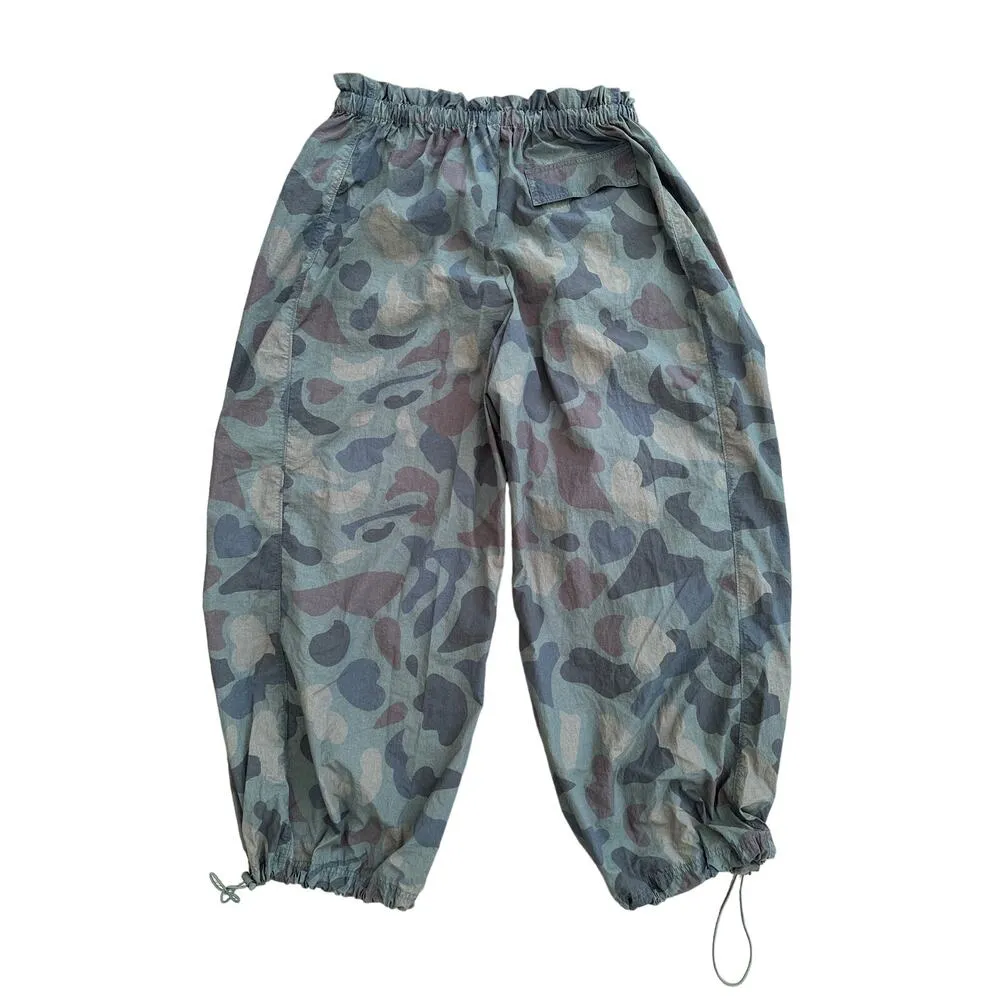 Urban Outfitters  - Cargo Camo Parachute Pants in Green & Brown - Image 4