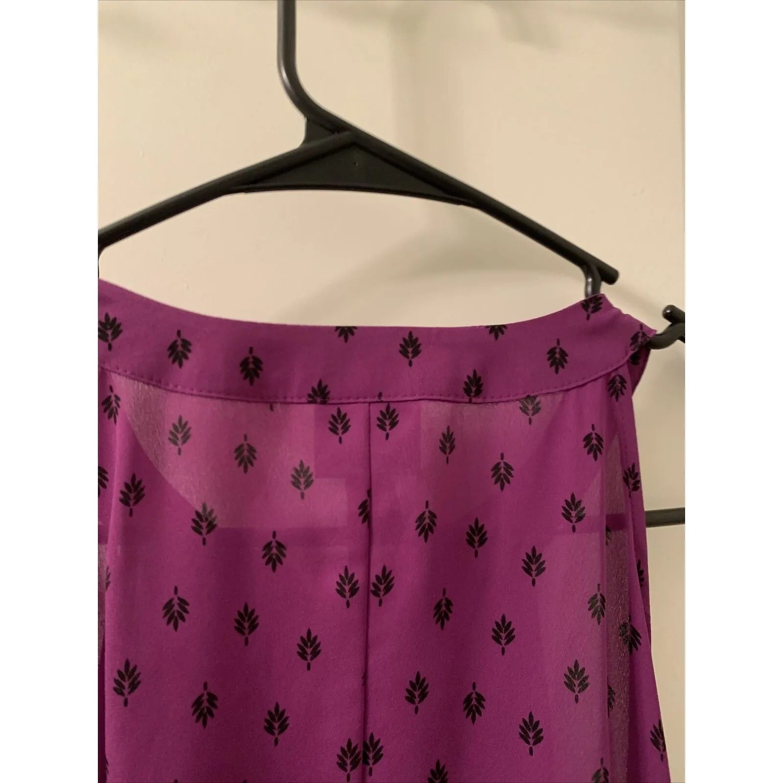 Worthington Women's Leaf Print Sleeveless Blouse Top Size Large Purple B… - Image 9