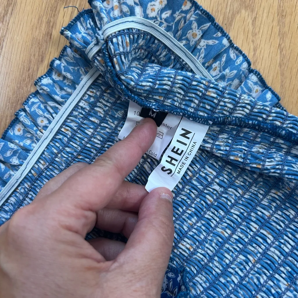 SHEIN Women’s Blue Floral Tube Top Cropped Ribbed Smocked Size Medium - Image 6