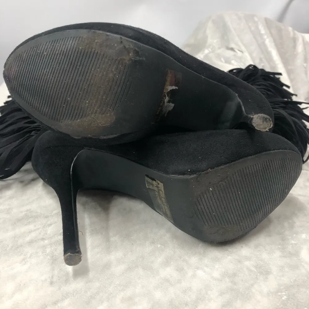 Knee high fringe black boots size 7 small - Image 6