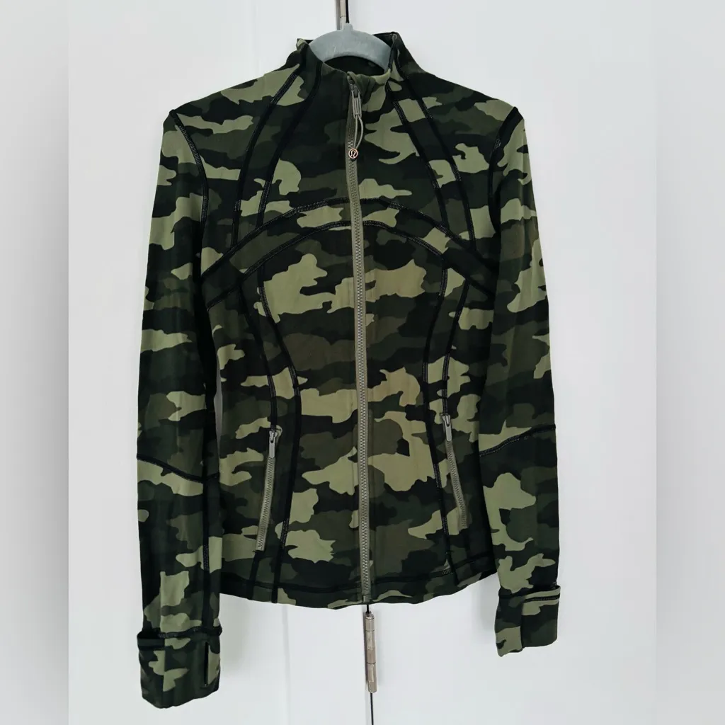 Lululemon Define Jacket Luon fabric green camo size 6 - Image 3