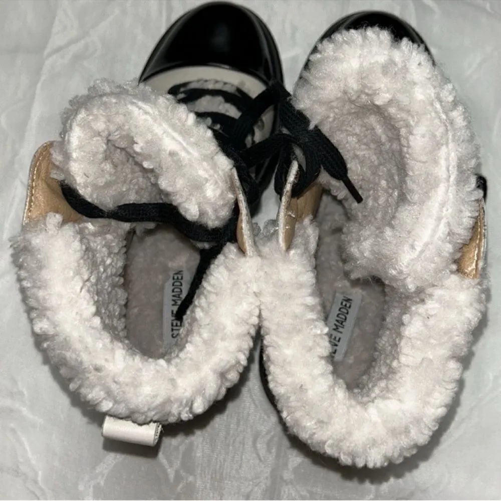 Steve Madden Color block Bone/Black Leather Lace Up
Boots(Size 8) - Image 7