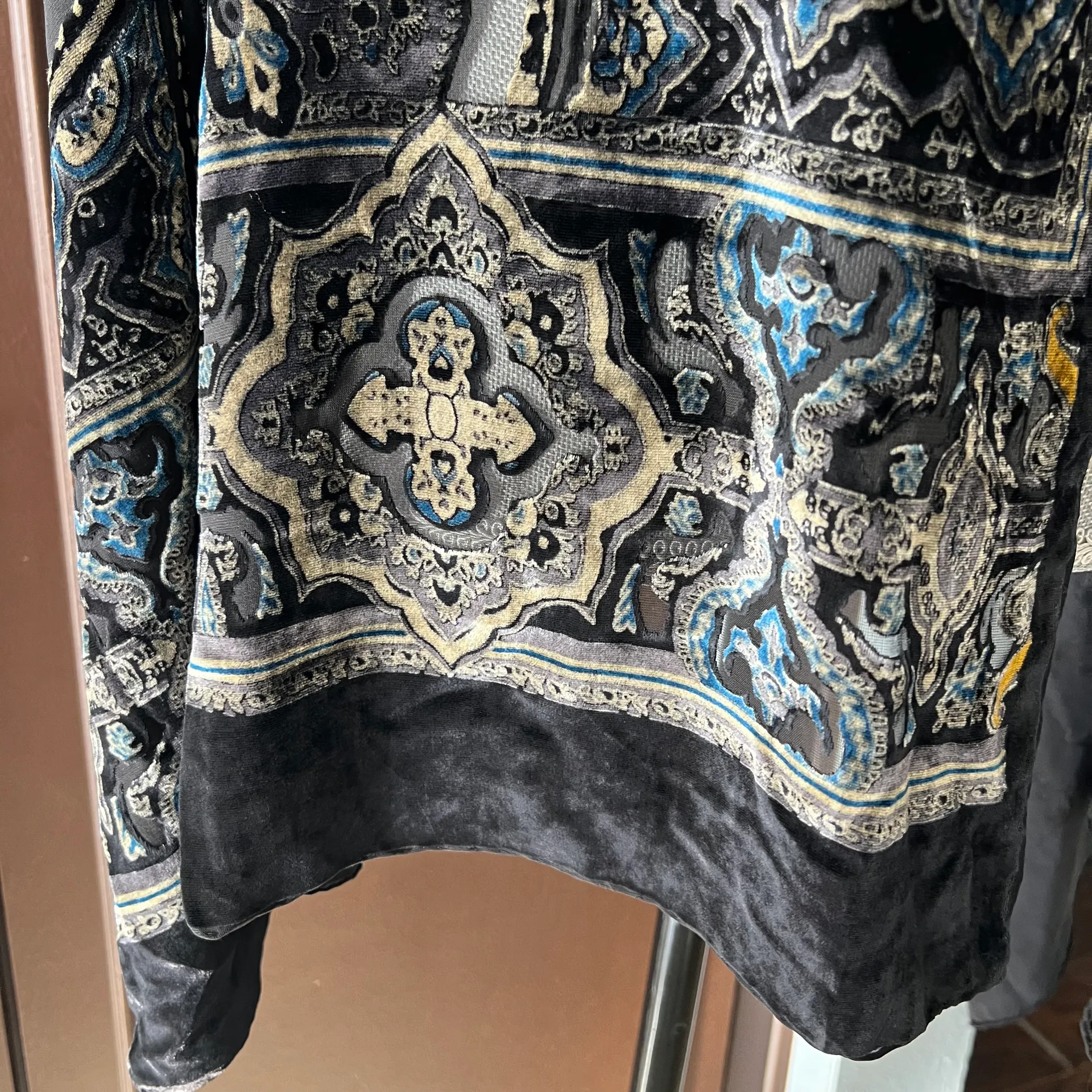 Avenue Velvet Damask Silk - Image 4