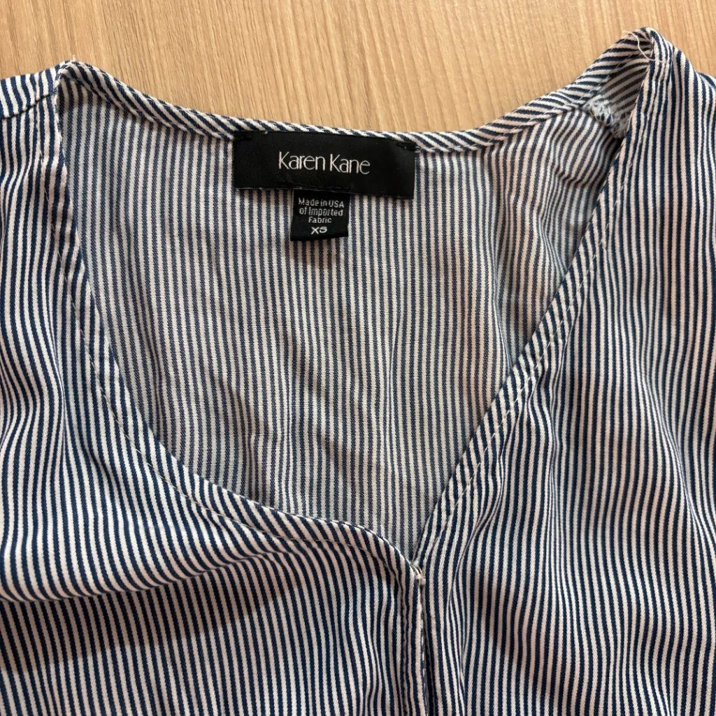 Karen Kane Short Sleeve Blouse XS Xtra Small Blue White Striped Snap Tie Rayon - Image 2