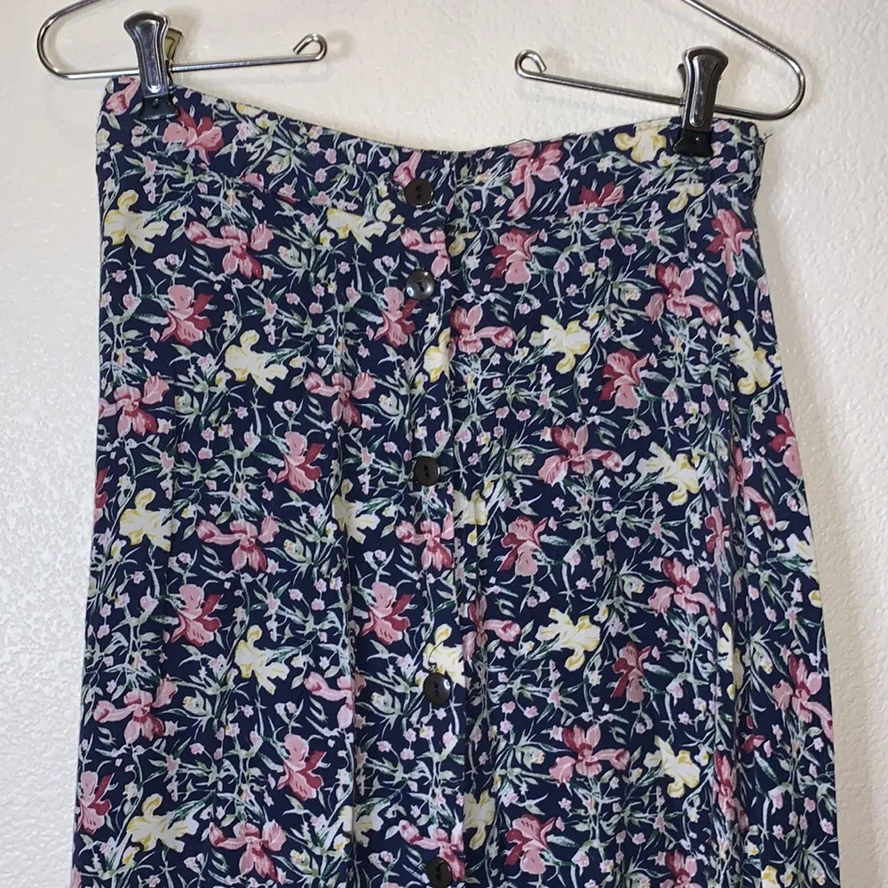 Freedom Fashions vintage blue floral button down maxi skirt Size M - Image 2