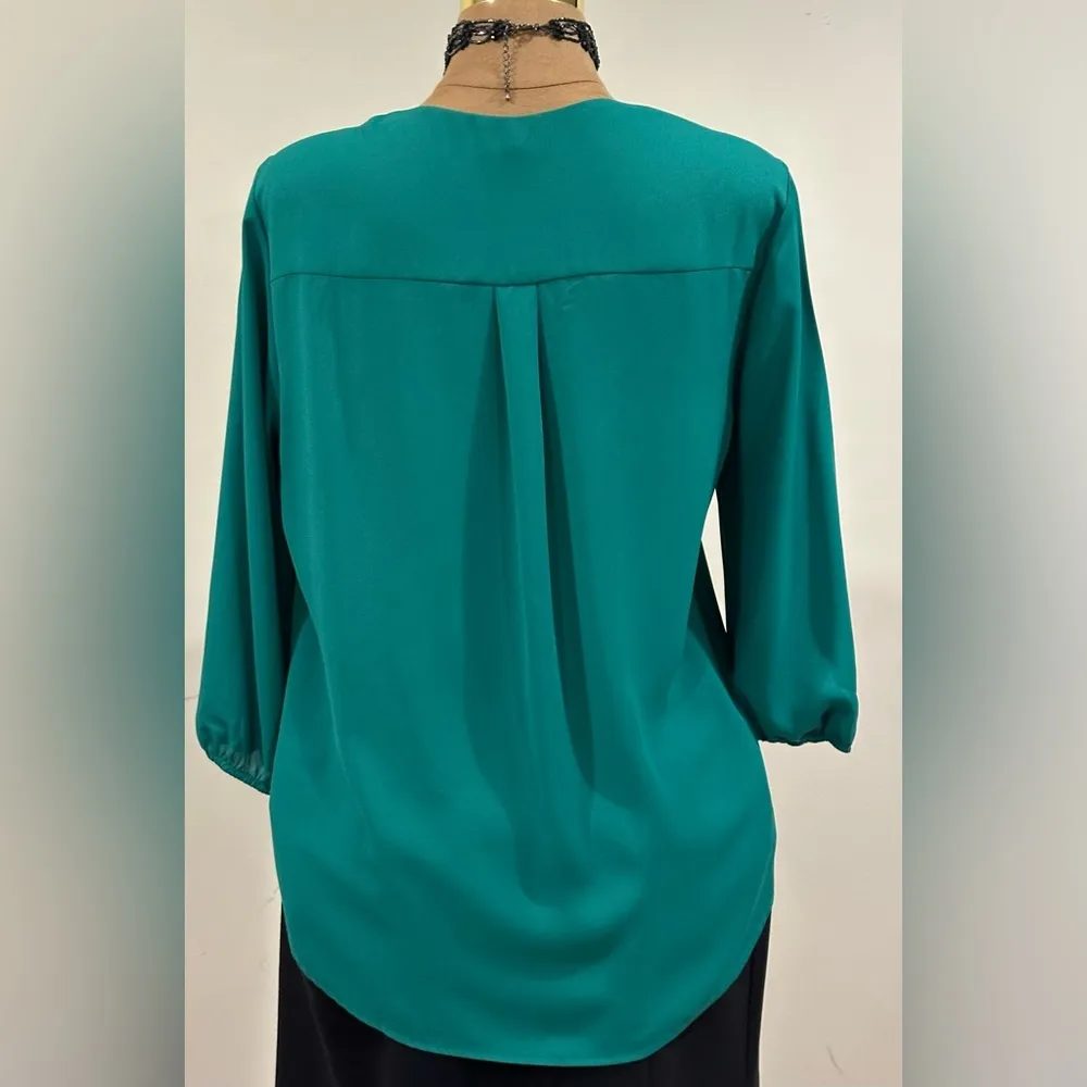 Pleione Kelly Green V Neck Elastic Sleeves Pleated In Front & Back. Sz XL. - Image 6