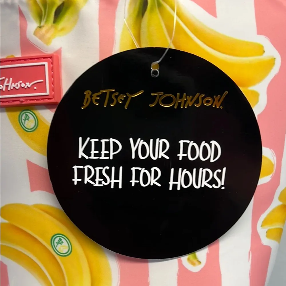 Betsey Johnson Pink and Yellow Banana Tote 💕 🍌 - Image 6