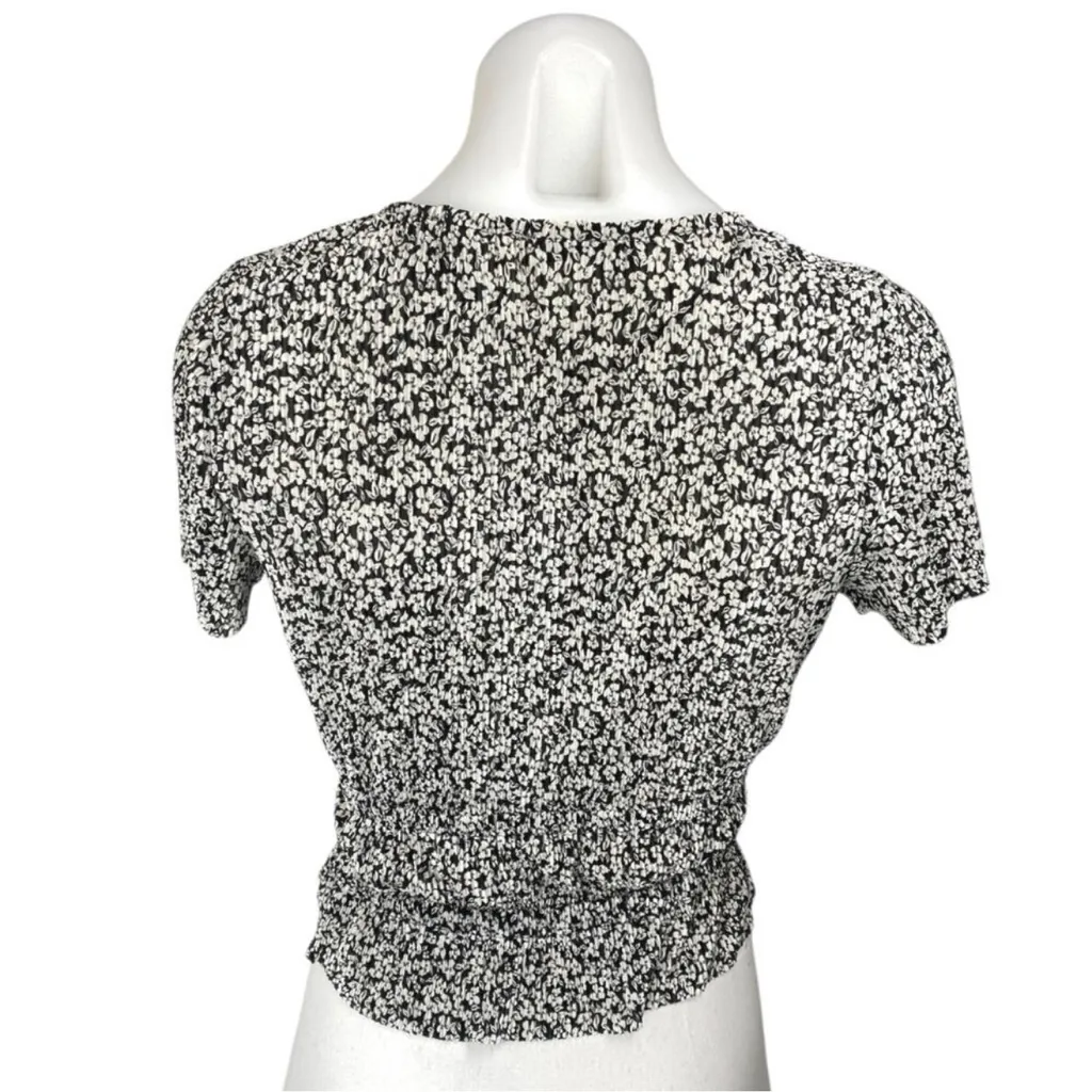 Pull&Bear Monochrome Floral Top Size Small with Front Tie Detail Black - Image 4