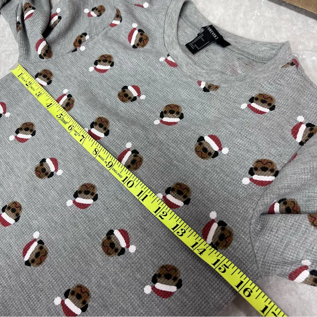 Gray Thermal long sleeve w/ puppy dog pug Santa hat S holiday Christmas top - Image 9