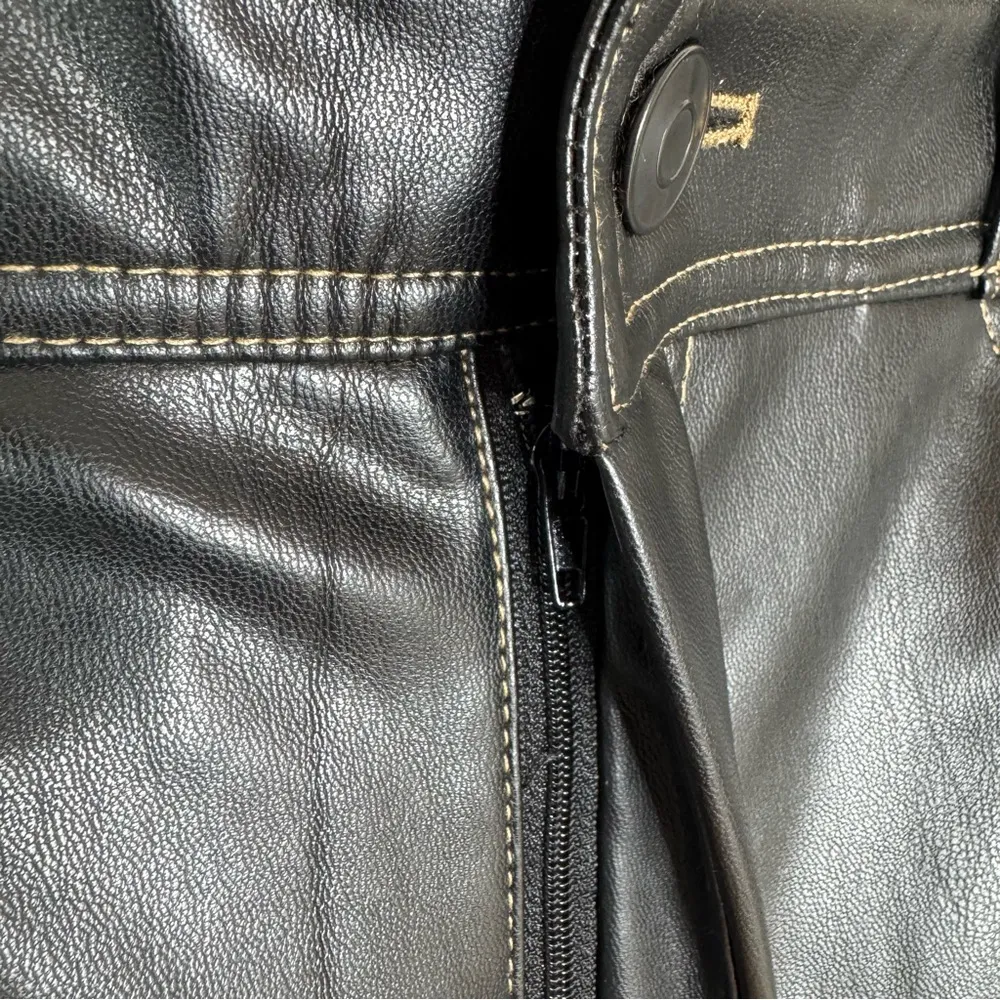 NWT ZARA Pants Faux Leather Vegan Straight Leg Contrast Stitching Black Size M - Image 14