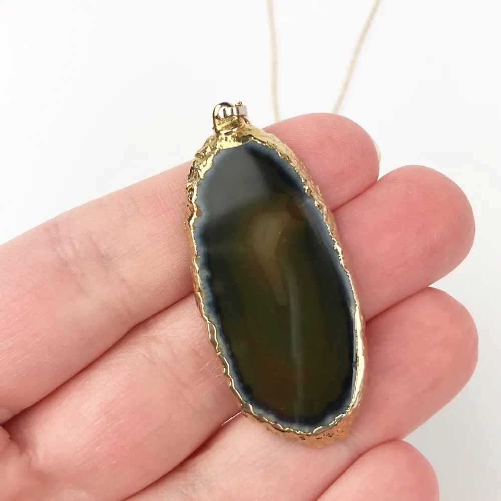 Dyed Agate Gemstone Pendant Necklace - Image 2