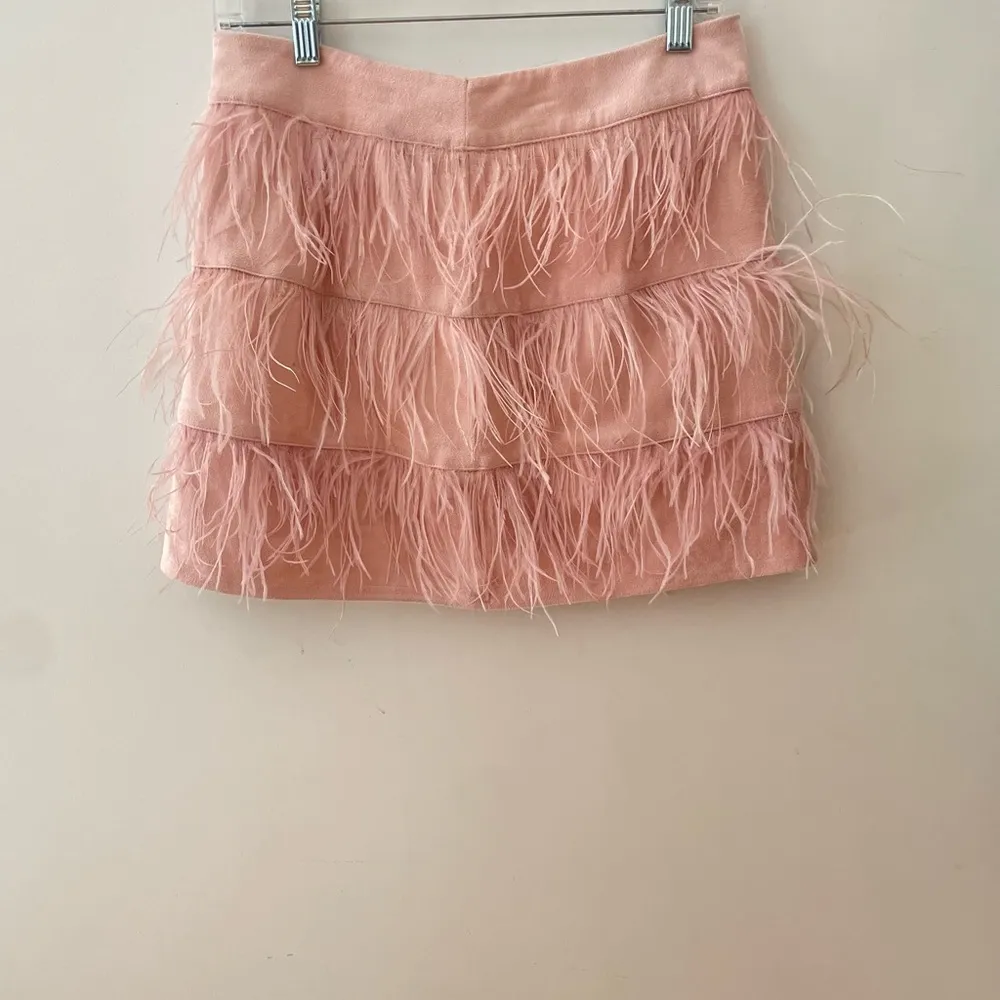 Boutique pink suede ostrich feather mini skirt - Image 12