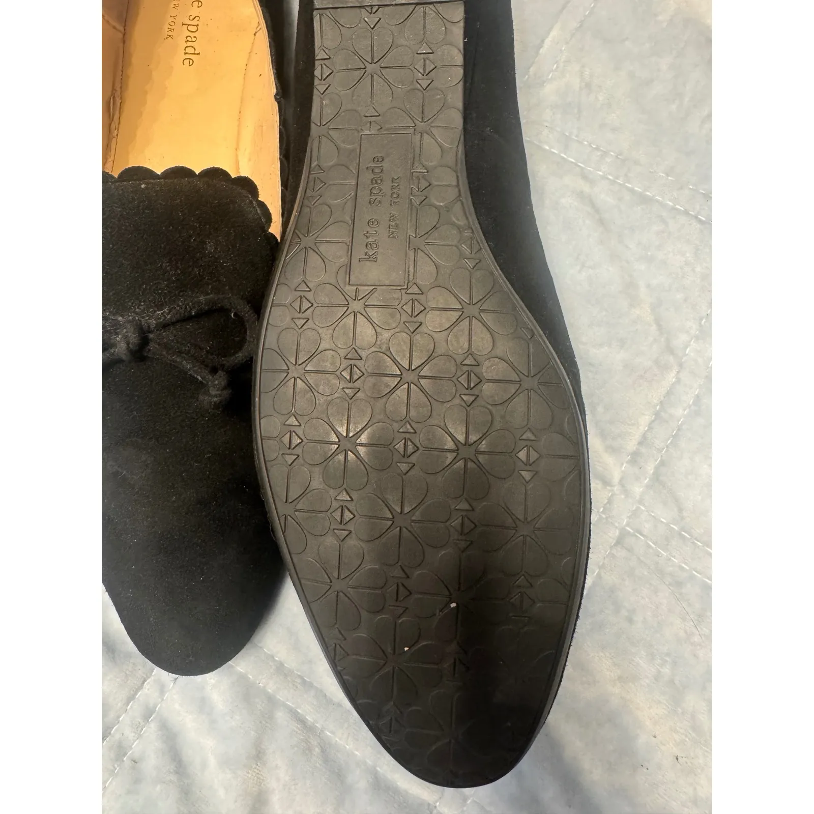 Kate Spade New York Black Suede Scalloped Bow Loafer Flats Shoes - size 10 - Image 4