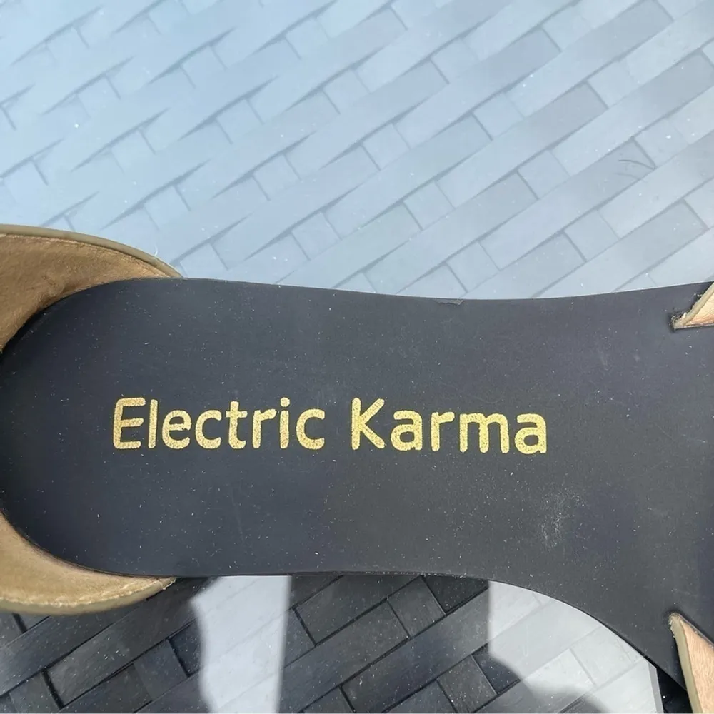 Electric Karma casual beige khaki flat Roman sandals with ankle strap Sz 7 Tan - Image 10