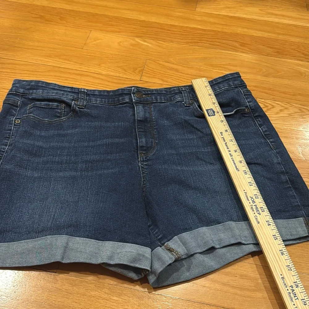 Sonoma women’s plus size Jean shorts size 18W . - Image 5