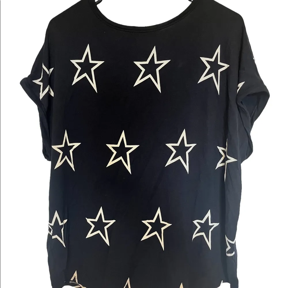 Buffalo black with white stars short sleeve shirt size large - Image 3