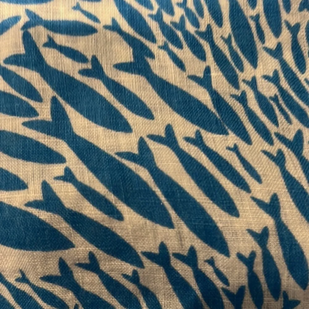 ISLAND COMPANY BEACH BLUE & WHITE WHALE COVERUP size small - Image 5