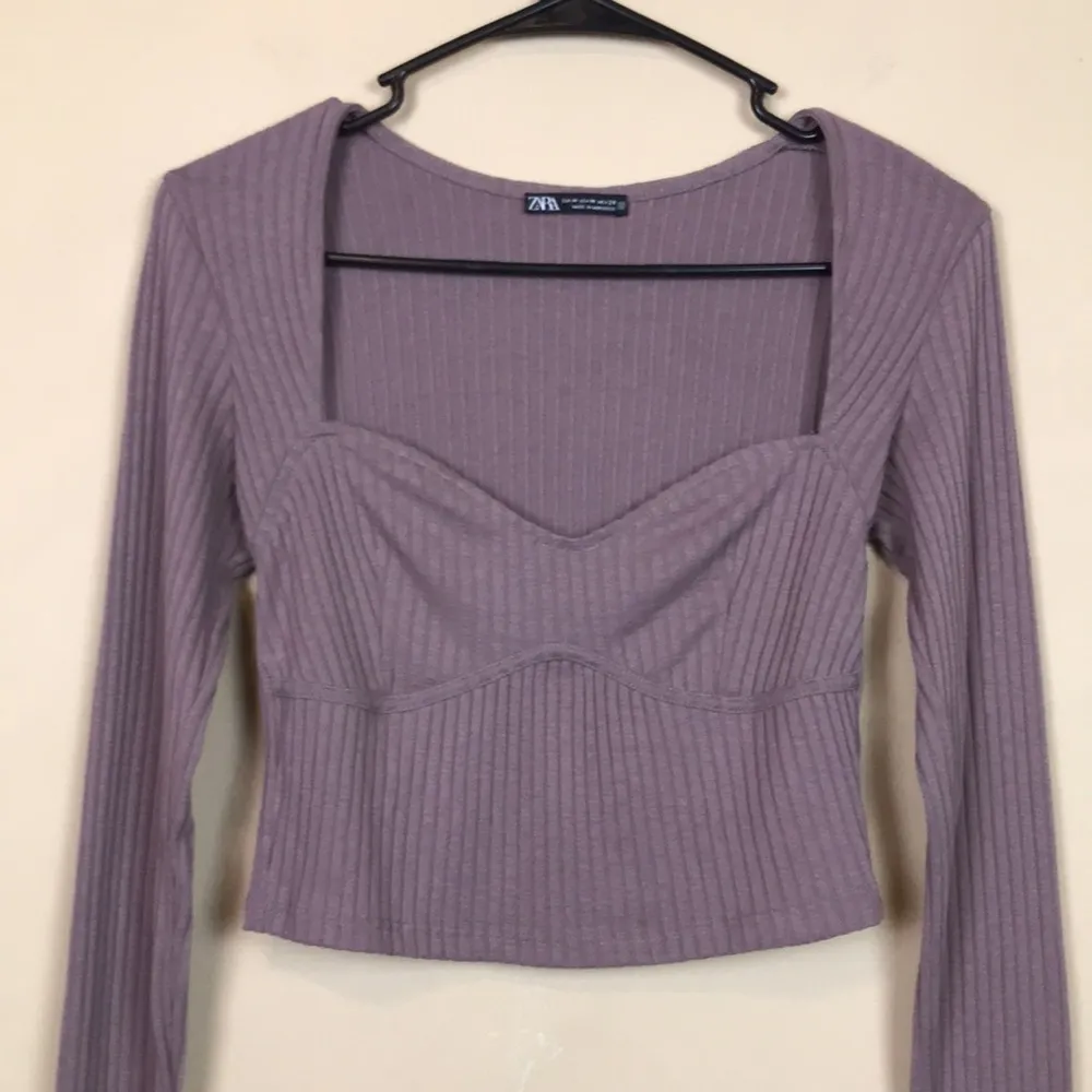 Zara Women's Sweetheart Neckline Ribbed Mauve Purple Cropped Long Sleeve Shirt - Image 2