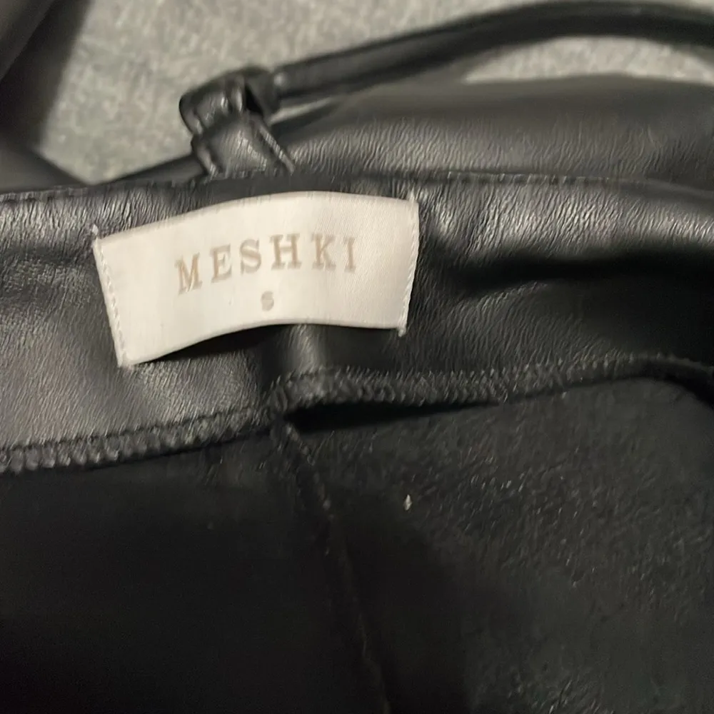 💙💖 Meshki Zarsa Wide Leg Mid Rise Faux Leather Black PU Pant - Image 7