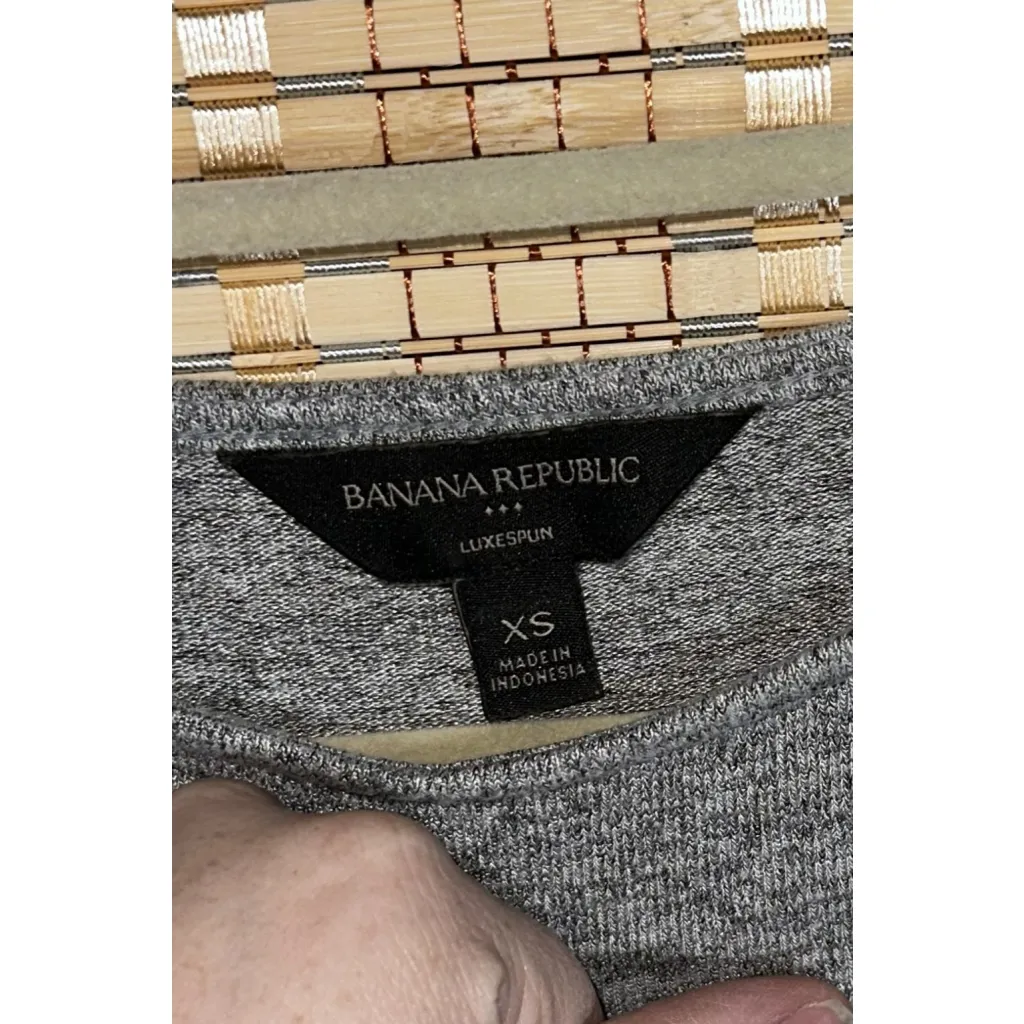 Women's Banana Republic Gray & White Luxespun Tank Top XS - Image 3