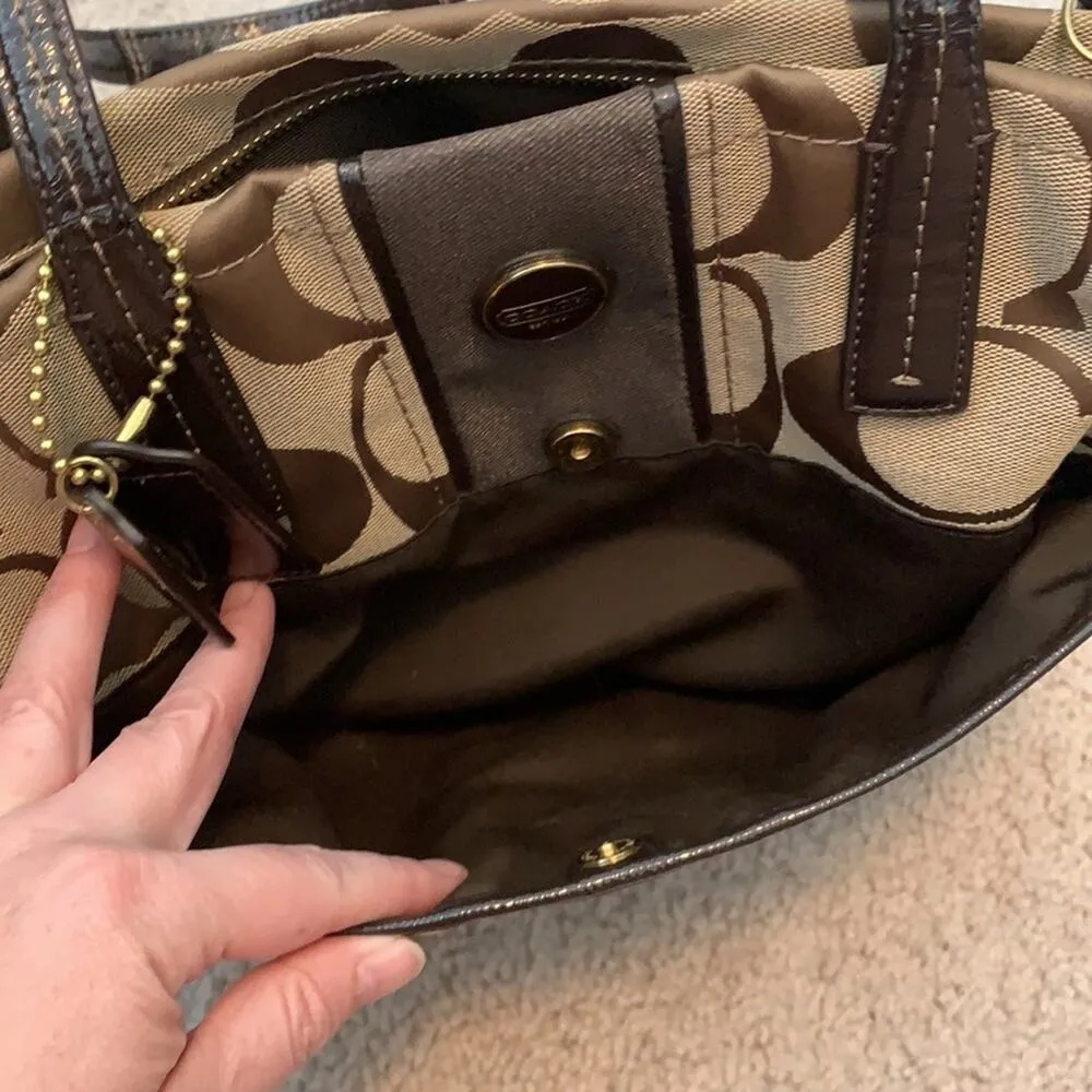 Coach Signature Canvas Jacquard Slim Shoulder Stripe Tote Bag Tan and Brown - Image 2