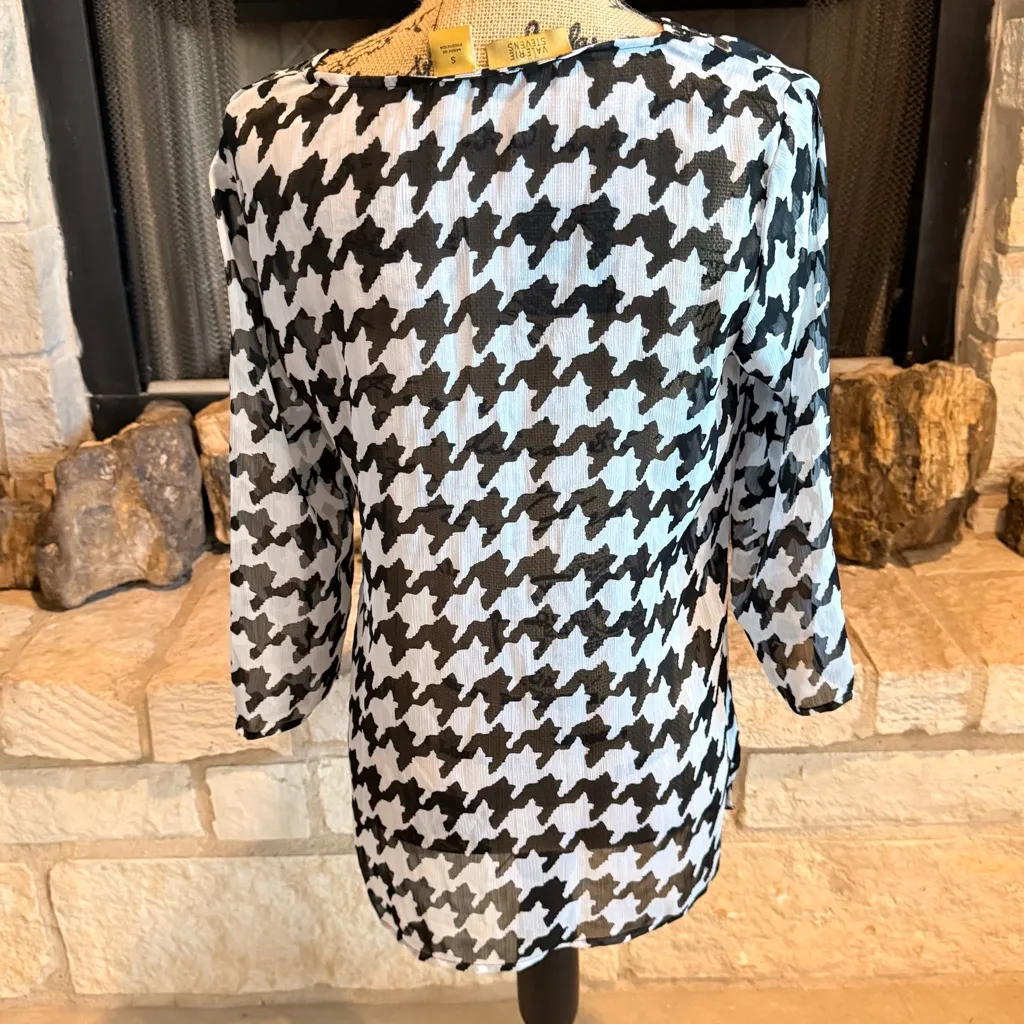 Valerie Stevens Monochrome Houndstooth Blouse - Image 6