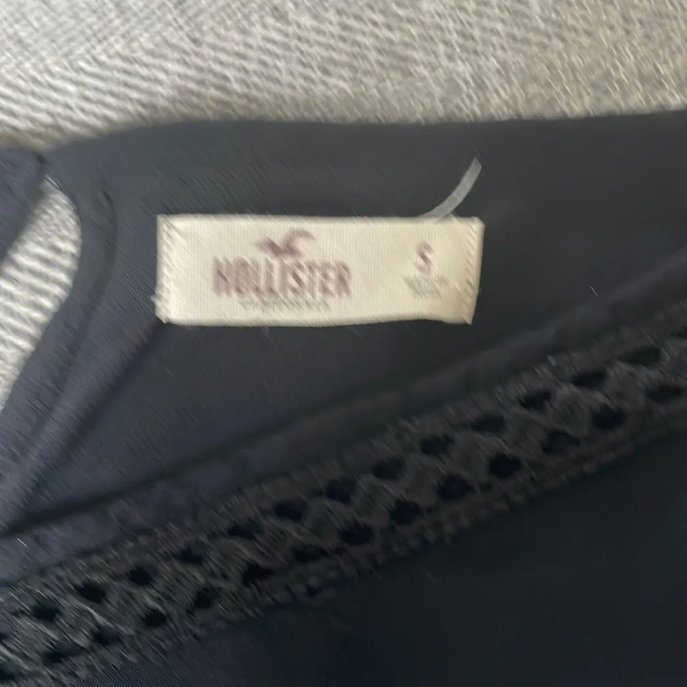 Classic Bell Sleeve V-Neck Laser Cut-Out Romper Size Small - Image 9